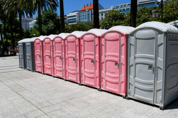 Best VIP or Luxury Restroom Trailers  in Massanutten, VA
